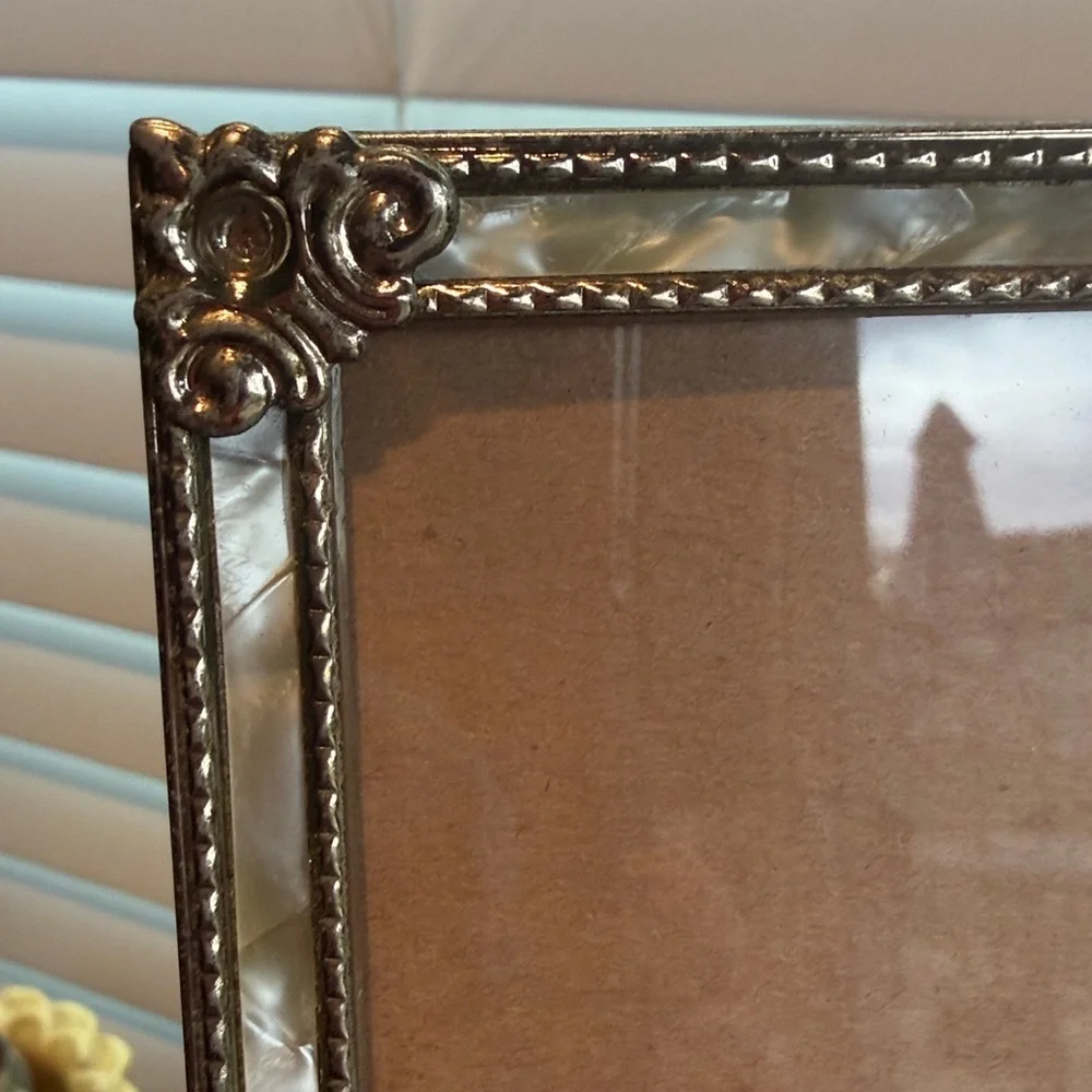 Vtg Faux Mother of Pearl Picture Photo Frame 8x10 Ornate Gold Tone Metal MCM - Picture 2 of 10